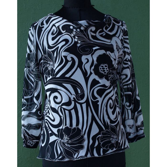Bluse i chiffon med sort, hvidt, sølvmønster, helforet, str. 38, ubrugt