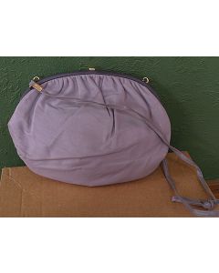 Lysegrå vintage skuldertaske i lysegråt skind, ubrugt