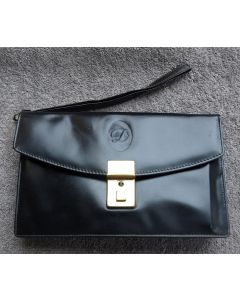 Sort vintage clutch i skind, unisex, velholdt og opbevaret røgfrit