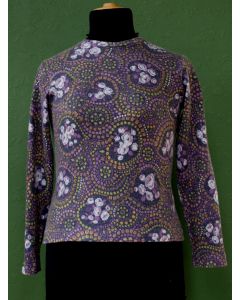 Vintage bluse i lilla nuancer med rosenmotiver – 80’er retro & blød uld
