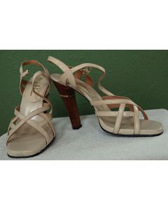 Cremefarvet stiletsandal fra spanske Machin. Str. 37½. Ubrugte