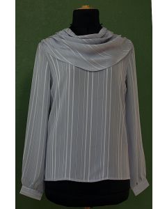 Bluse med vandfaldskrave fra Eurofashion, str. 36. Velholdt