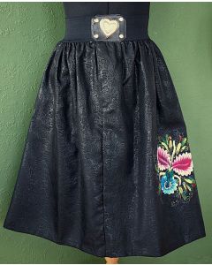 Sort vintage nederdel med præget mønster og blomstermotiv, str. 36/38, ubrugt
