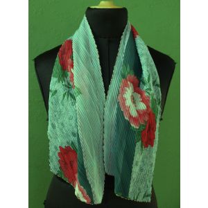Lyseblåt plisseret vintage tørklæde med blomstermotiver, fra Japan. Ubrugt
