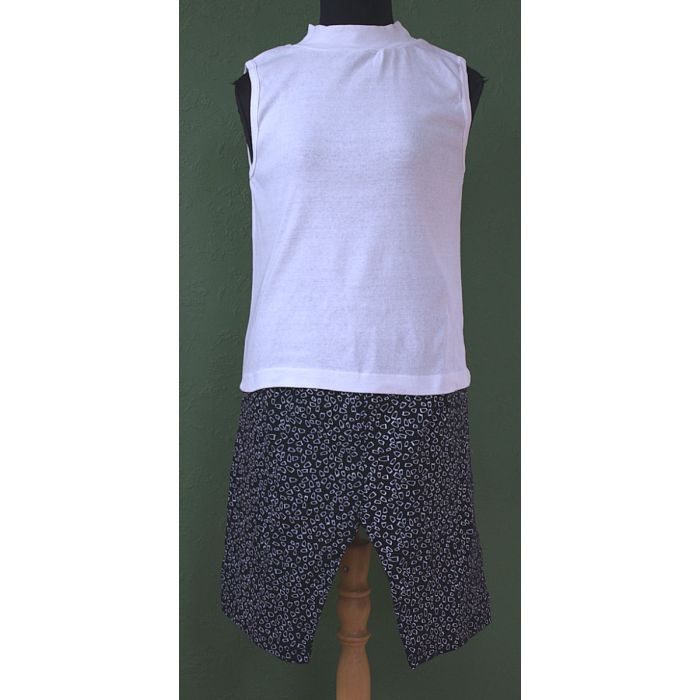 Vintage sæt med hvid top og sorte shorts, str. 38, ubrugt