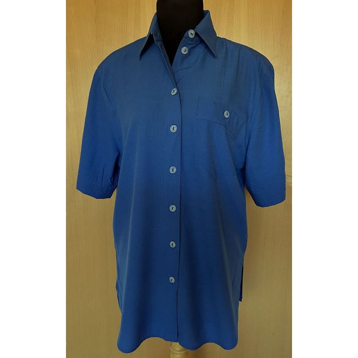 Blå, kortærmet storskjorte i str. 38, ubrugt