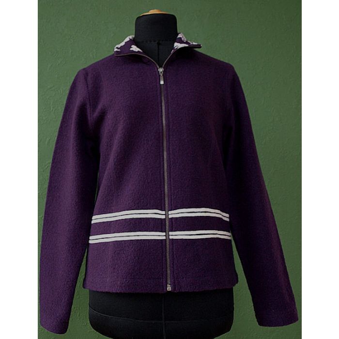 Mørklilla jakke fra Von Marzen i str. 38, ubrugt