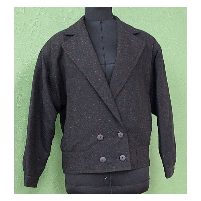 Sort, dobbeltradet blazerjakke, helforet i str, 38. Ubrugt