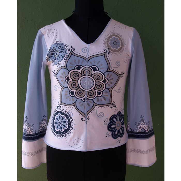 Flot bluse med trompetærmer fra Crisp i str. 38, ubrugt