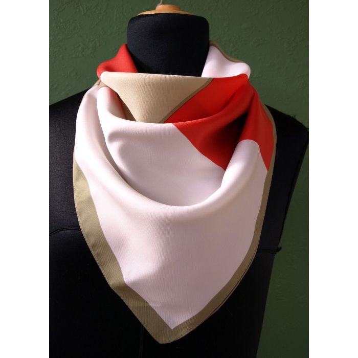 Vintage tørklæde i røde, grønne og hvide nuancer