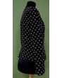 Jakke i sort velour med hvide bomber i str. 36/38, fra Sara of London, her set fra siden